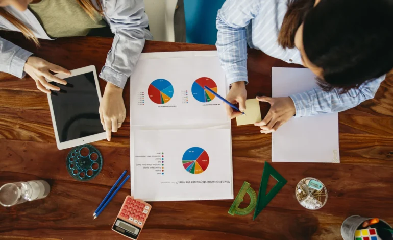 The comparison of the brands in terms of the target market and the 4P of marketing.